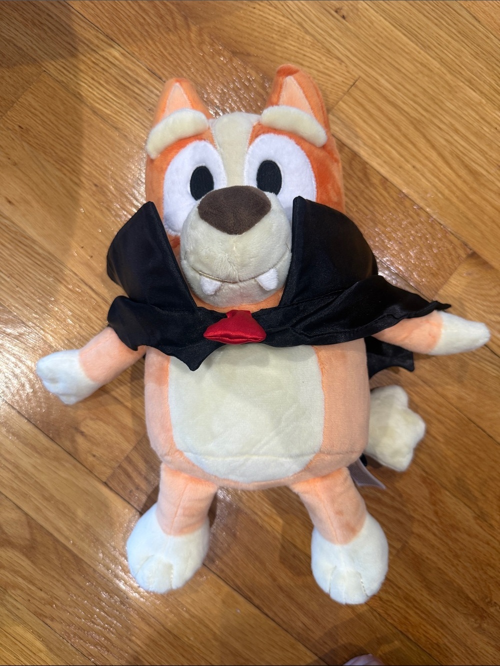 Bluey Bingo plush dressed in a vampire costume - Picture 1 of 5